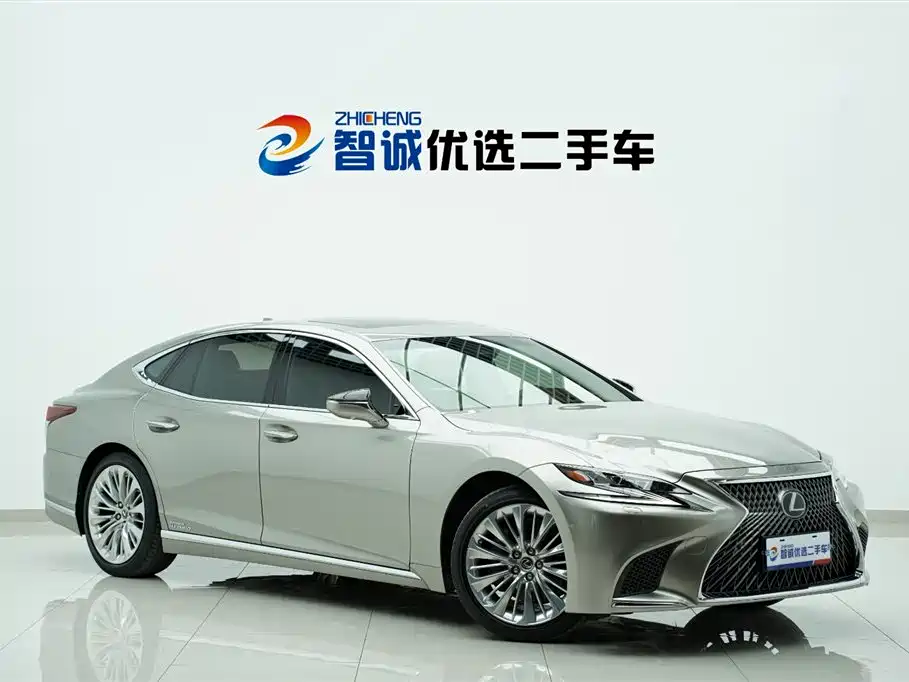 Lexus LS 2018 500h Executive Edition China V фото 3