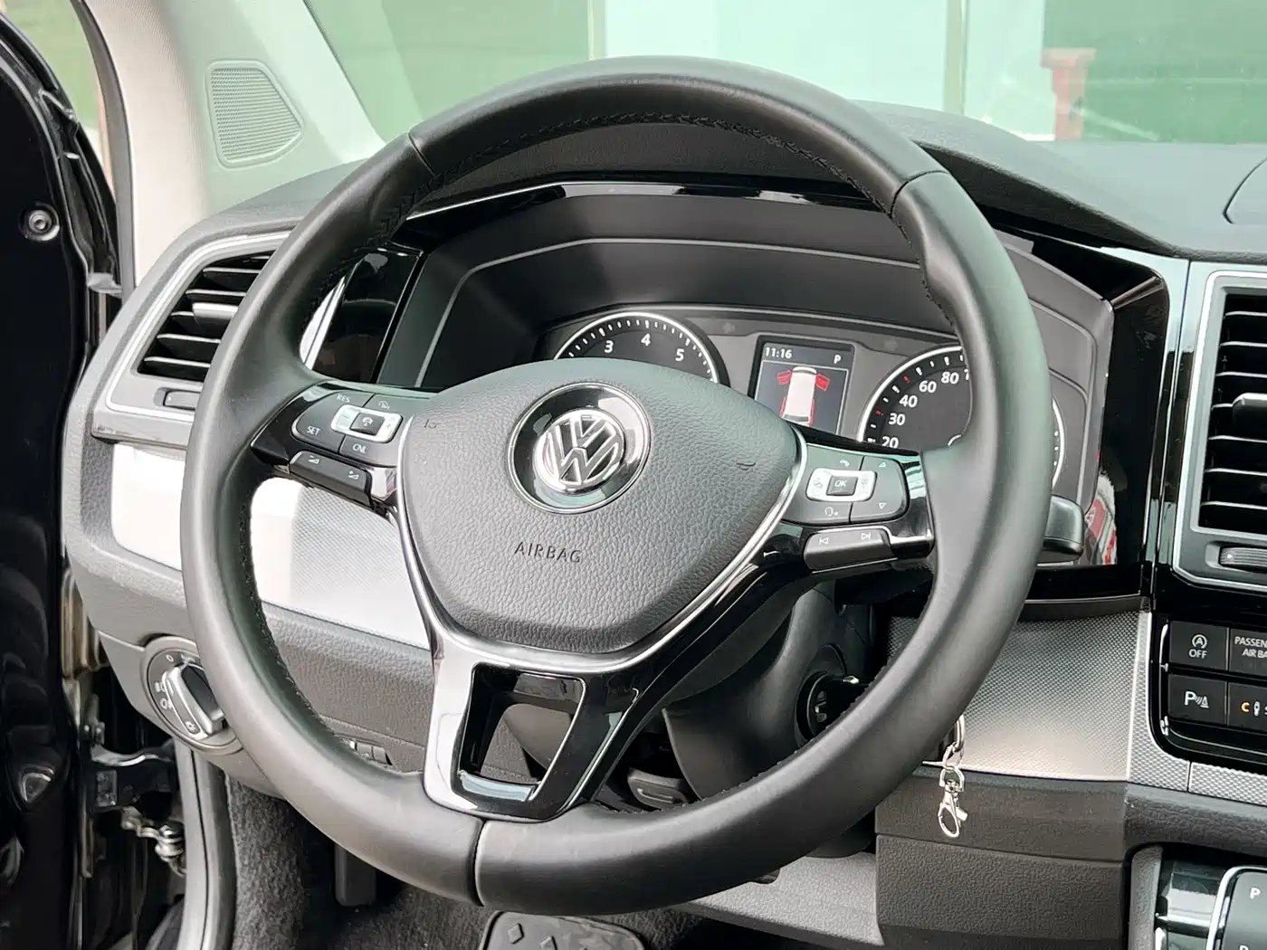 Volkswagen Multivan 2016 2.0TSI 4WD Prestige 7-Seater фото 15