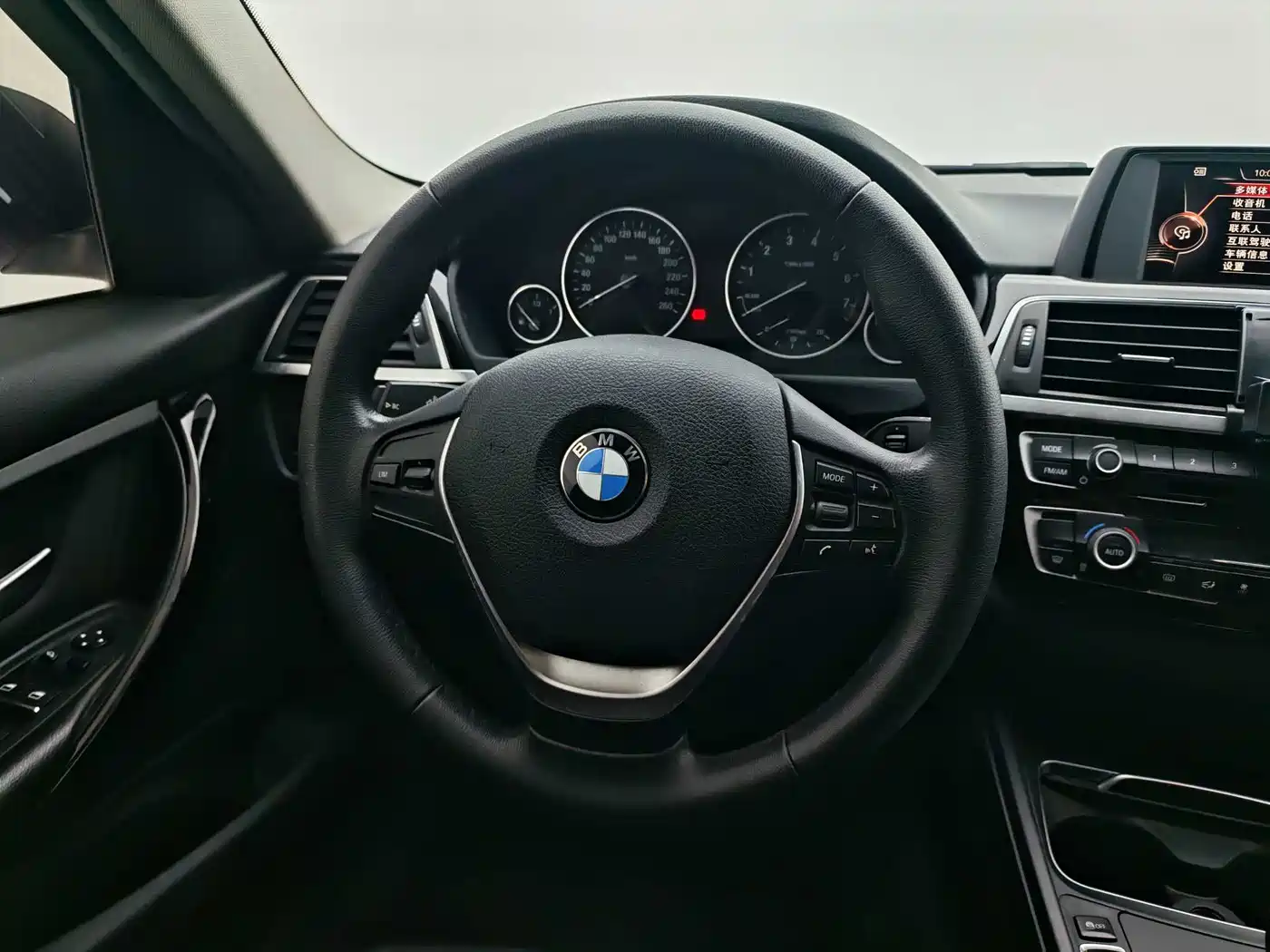 BMW 3 Series 2017 318Li Fashion фото 15