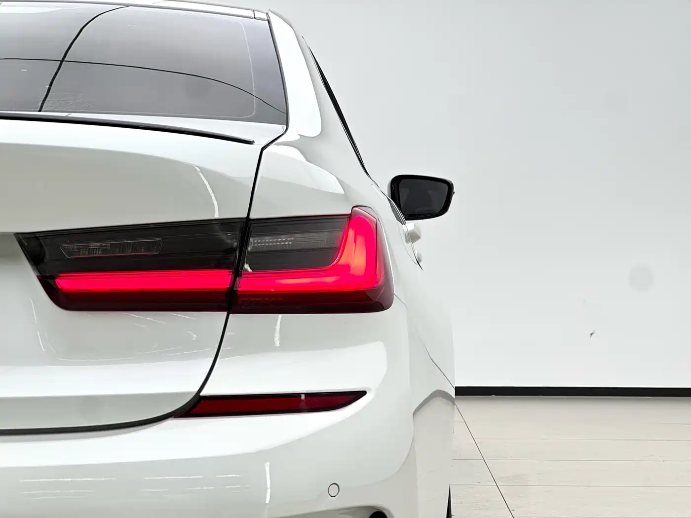 BMW 3 Series 2020 325Li M Sport Black Night Package фото 16
