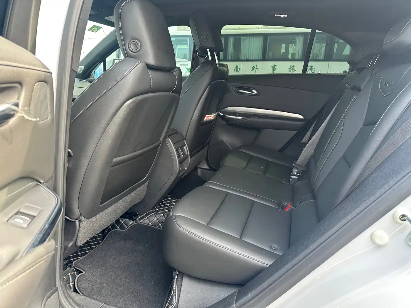 Cadillac XT4 2024 28T 2WD Luxury фото 6