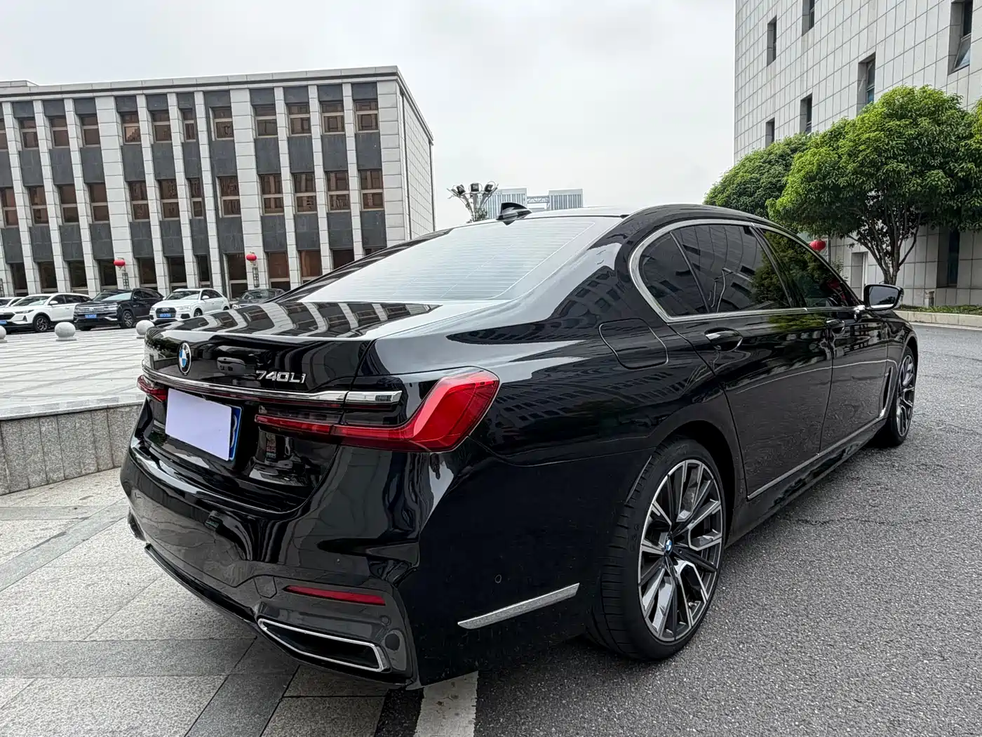 BMW 7 Series 2019 740Li Exclusive M Sport Package фото 5