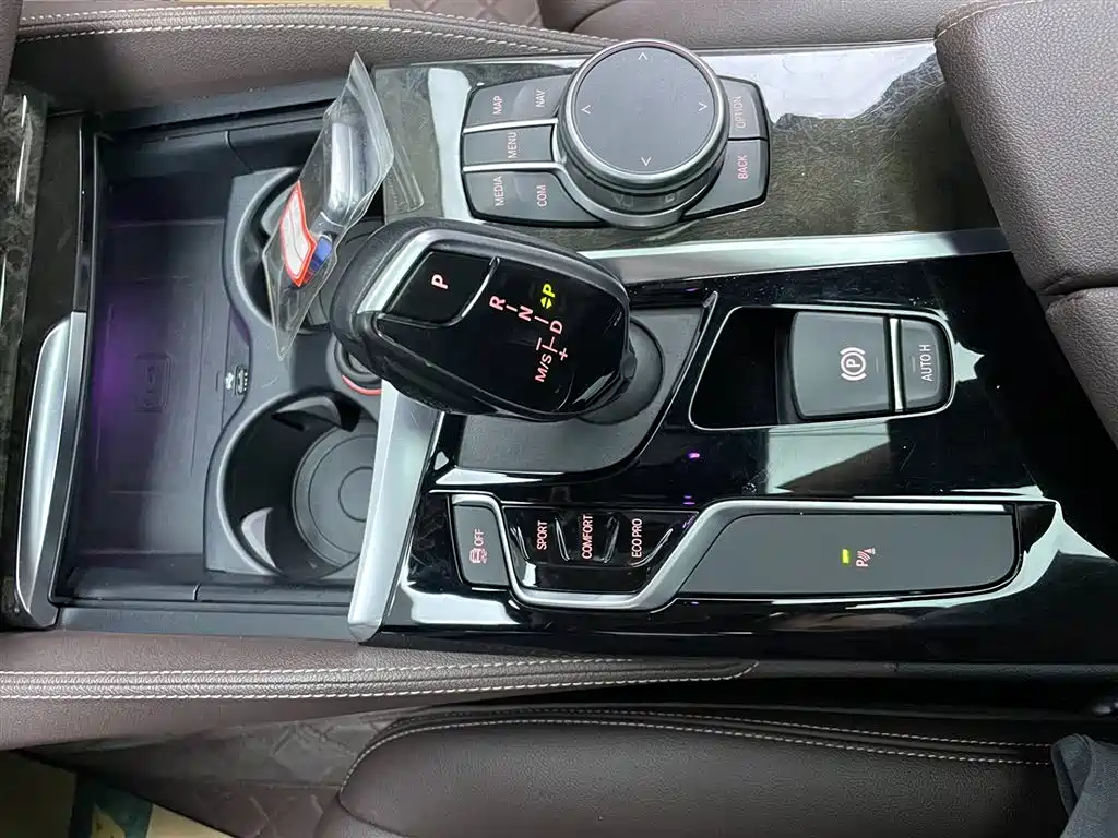 BMW 5 Series 2020 525Li M Sport Package фото 10