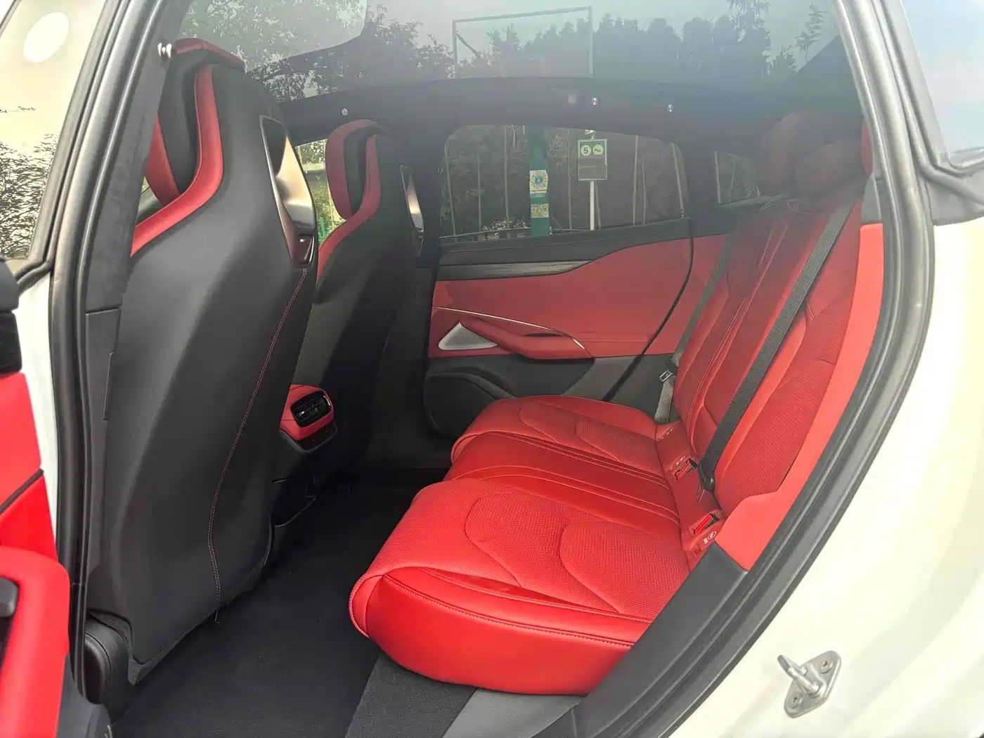 Xiaomi Auto Xiaomi SU7 2024 AWD Extended Range Advanced Smart Driving Max Edition фото 5