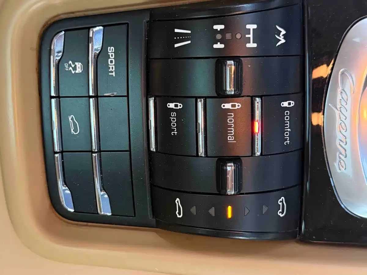 Porsche Cayenne 2011 Cayenne 3.0T фото 9