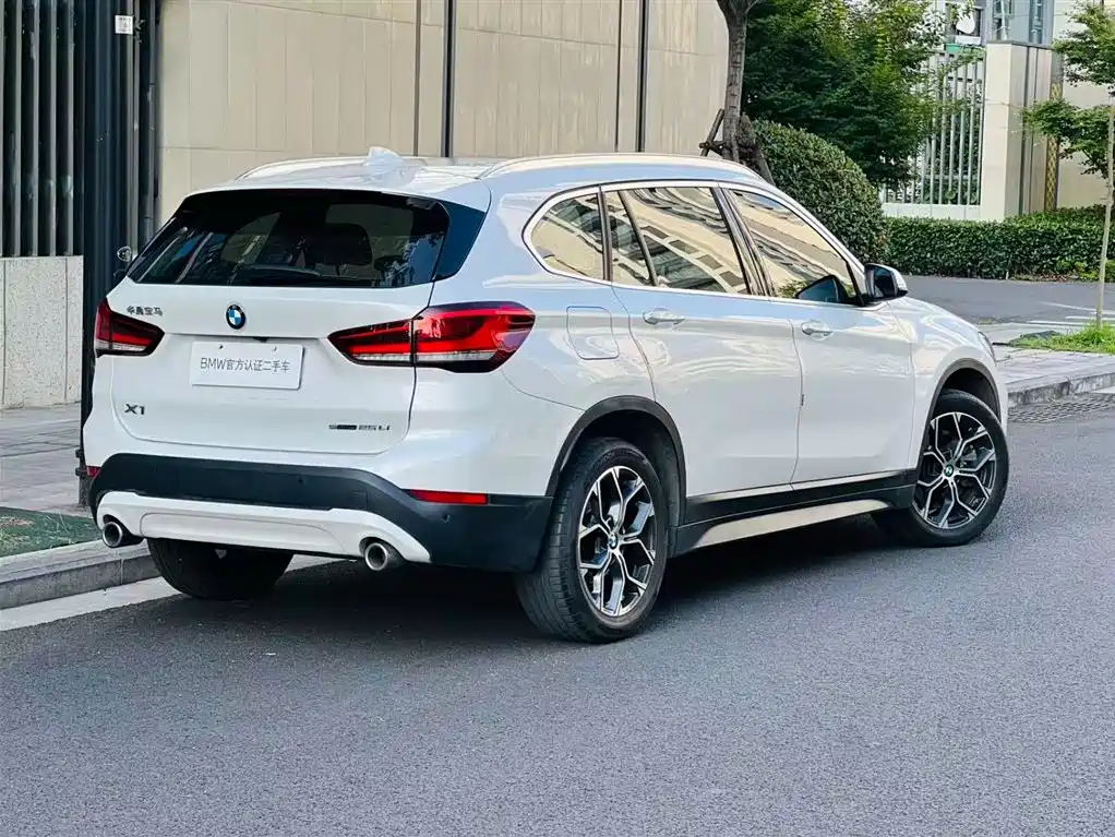 BMW X1 2021 sDrive25Li Leading фото 3