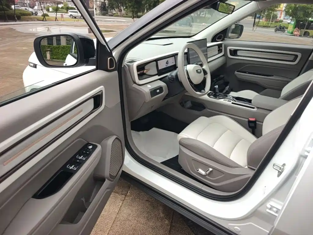 Geely ICON 2025 2026 Chocolate 1.5TD Pure Edition