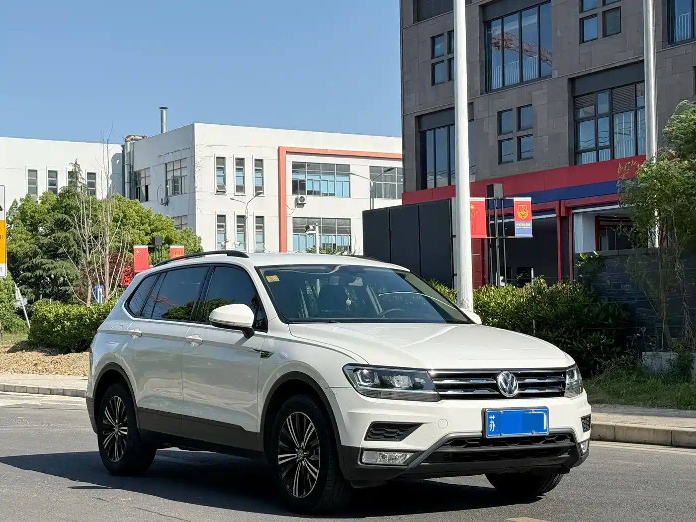 Volkswagen Tiguan L 2020 330TSI Auto 2WD Trend China VI фото 3