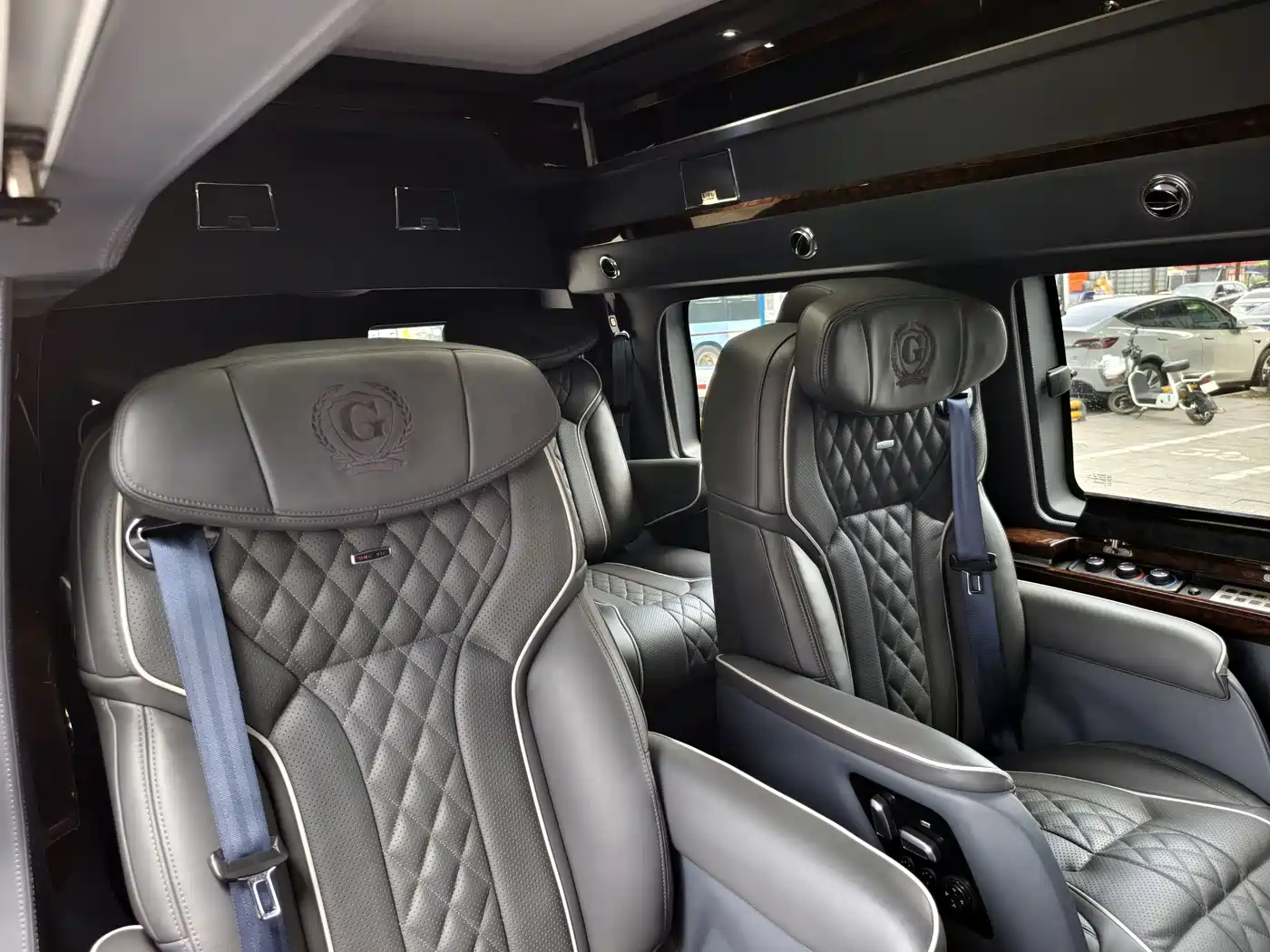 GMC Savana 2018 2017 6.0L G660S Elegance Panoramic Roof Edition