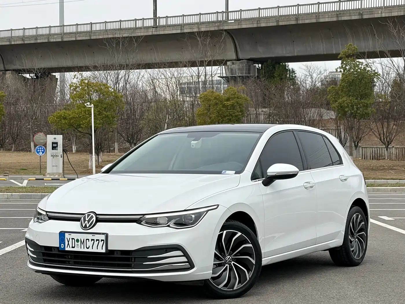 Volkswagen Golf 2023 Facelift 200TSI DSG Pro