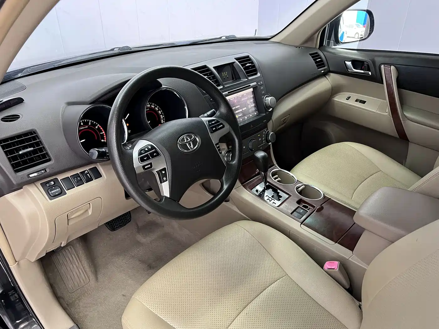 Toyota Highlander 2012 2.7L 2WD 5-seater Elite Edition фото 7