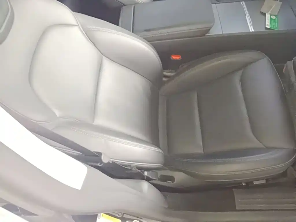 Фото 25 - Tesla Model 3