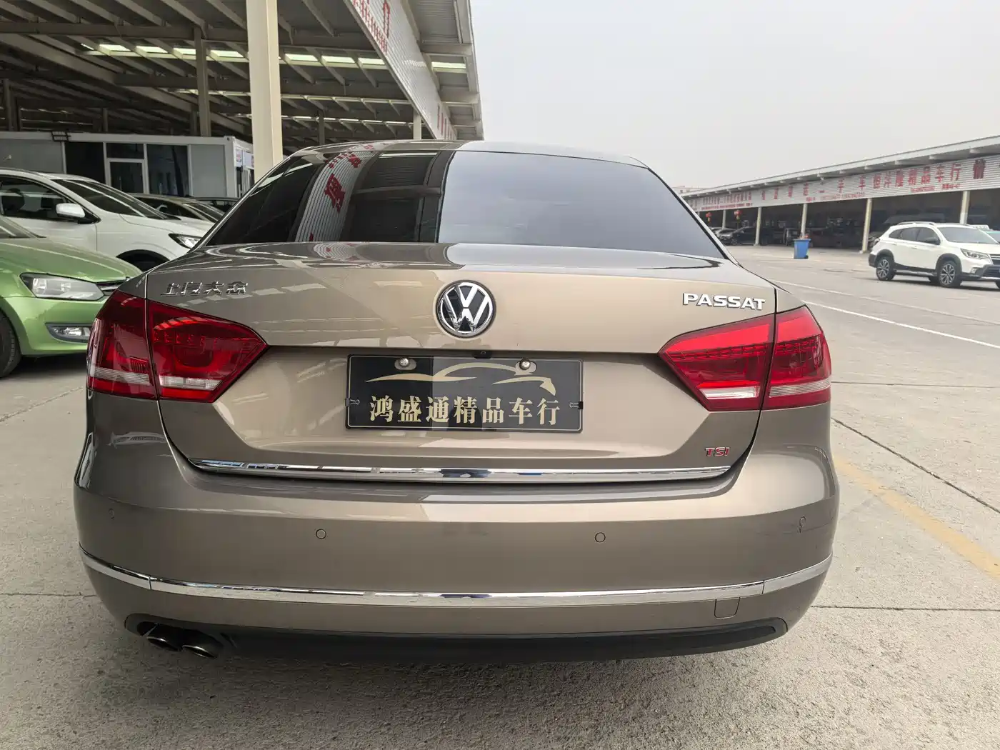 Volkswagen Passat 2014 2.0TSI DSG Executive Navigation Edition фото 4