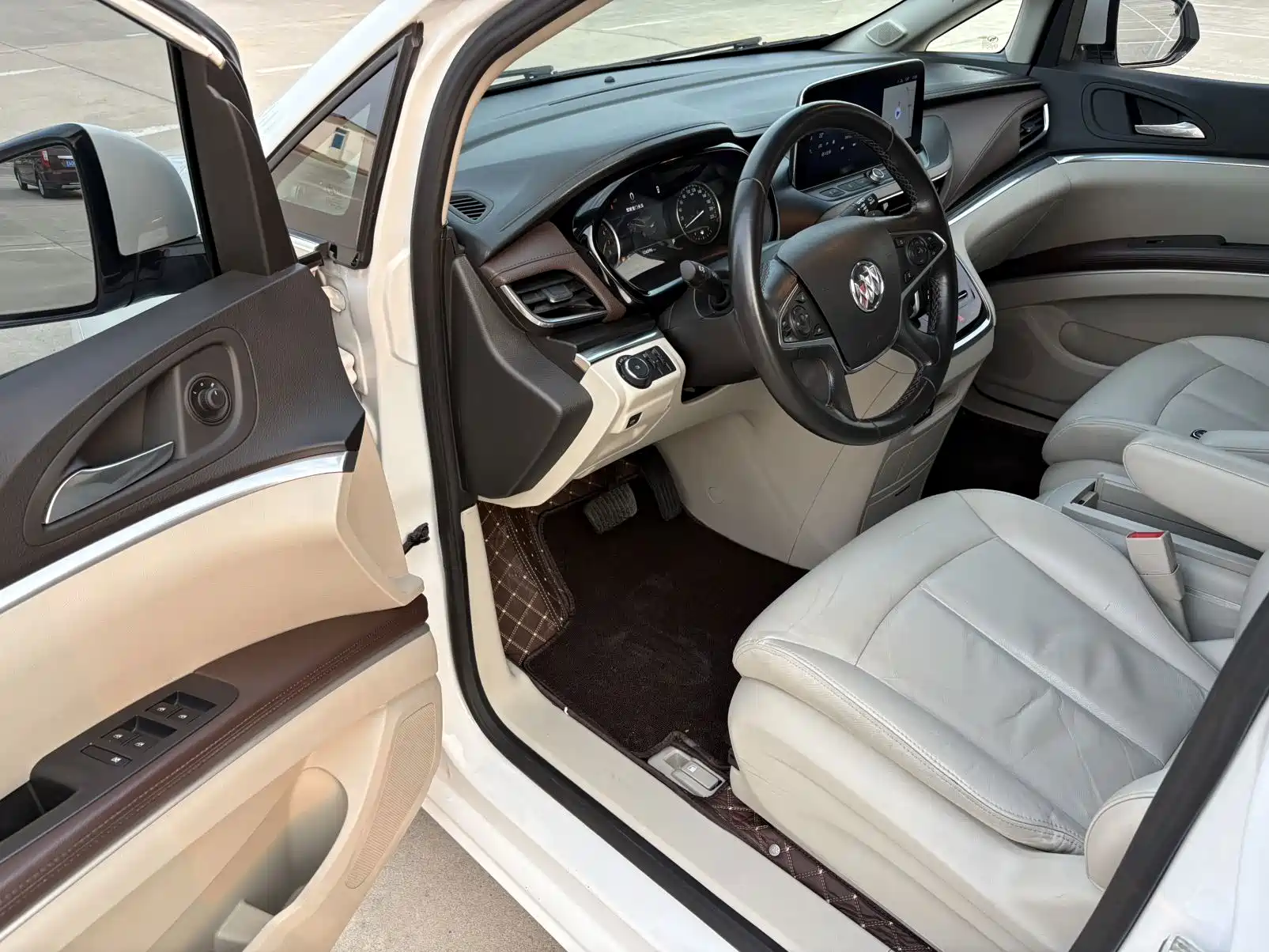 Фото 9 - Buick GL8