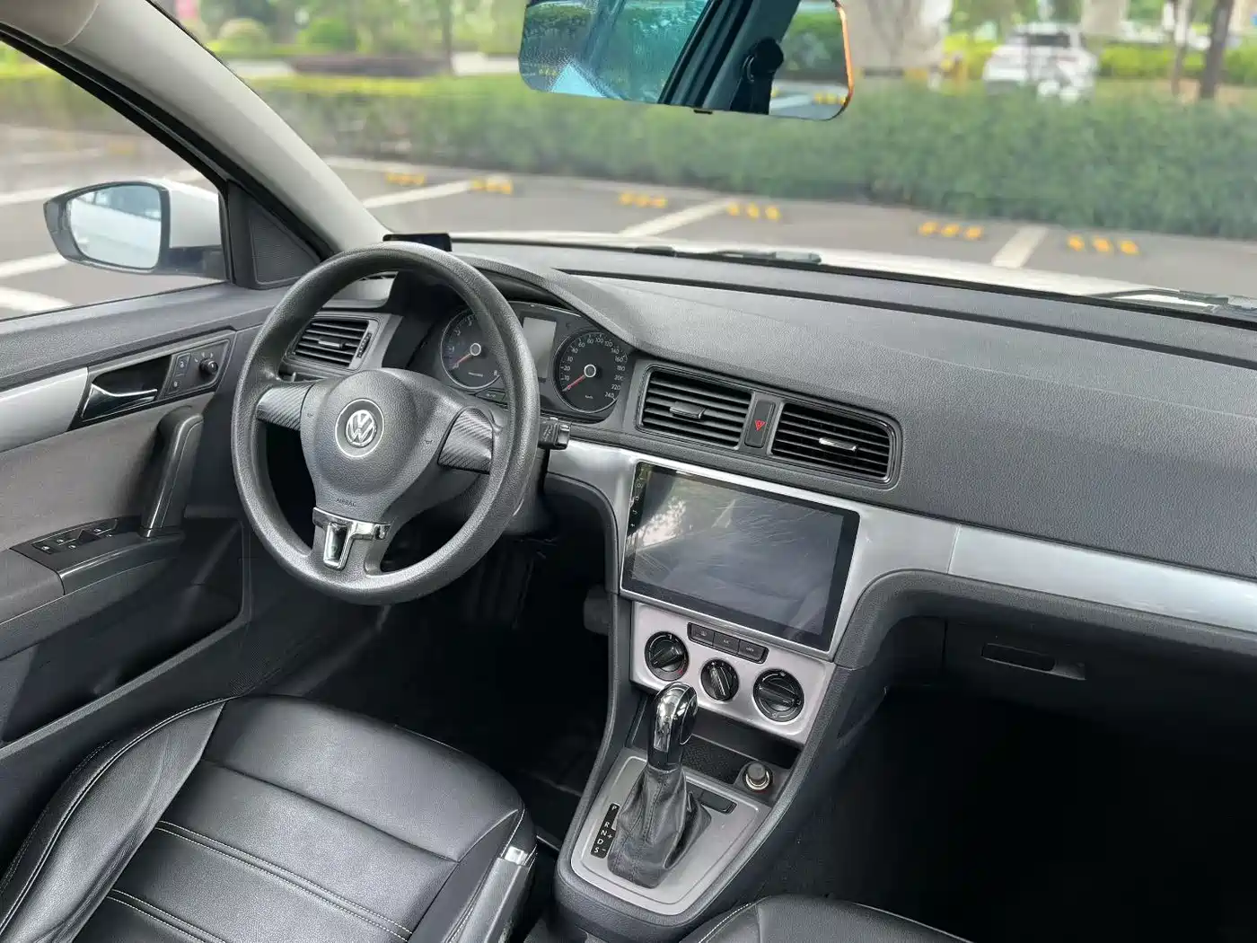Volkswagen Lavida Tour 2013 1.6L Automatic Trend Style фото 7
