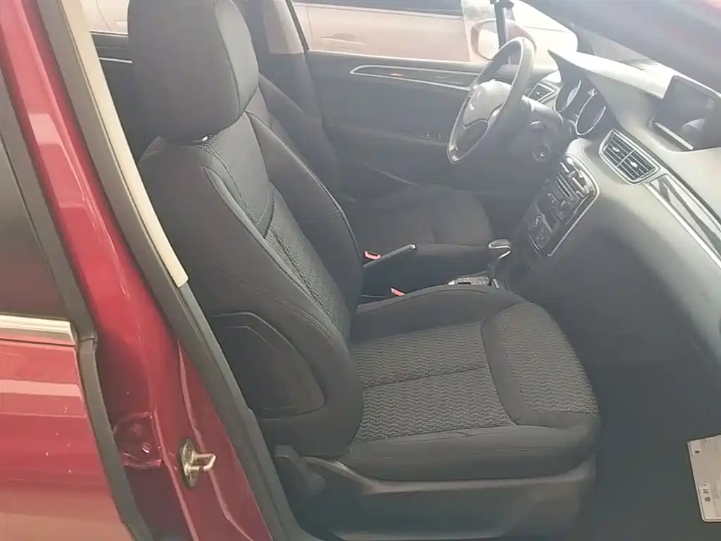 Peugeot 308 2014 Model Joy Edition Classic 1.6L Automatic Trend Style фото 24