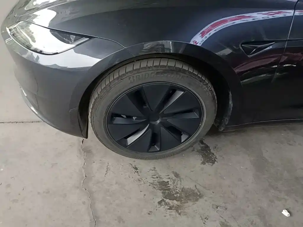 Фото 23 - Tesla Model 3