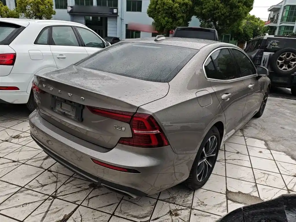 VOLVO S60