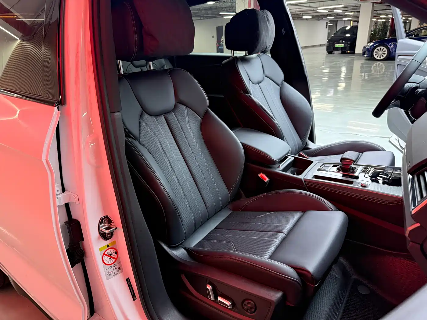 Audi Q5L 2025 40 TFSI Luxury Dynamic фото 9