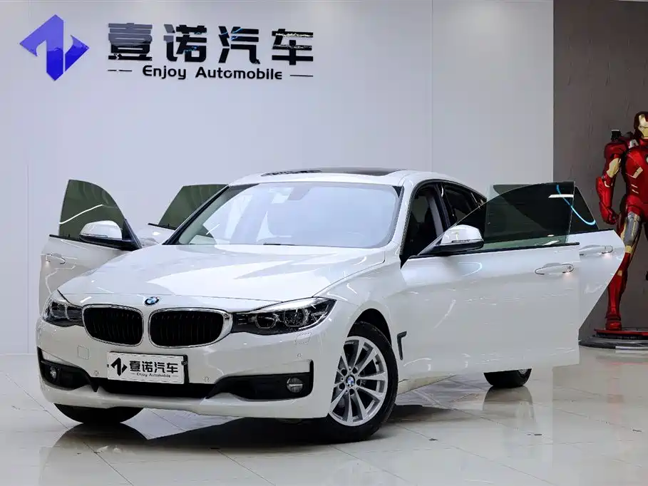 BMW 3 Series GT 2017 320i Fashion фото 10