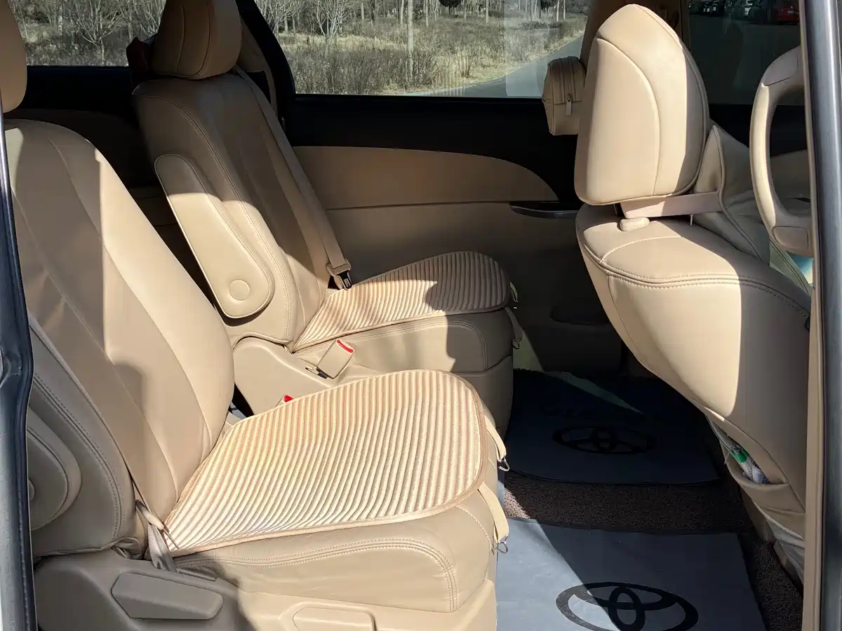 Toyota Previa 2012 2.4L 7-Seater Luxury Edition фото 6