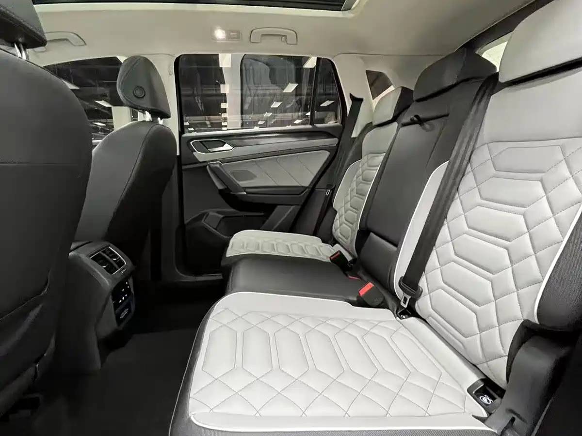 Volkswagen Tayron 2023 280TSI 2WD Luxury Plus Advanced Edition фото 9
