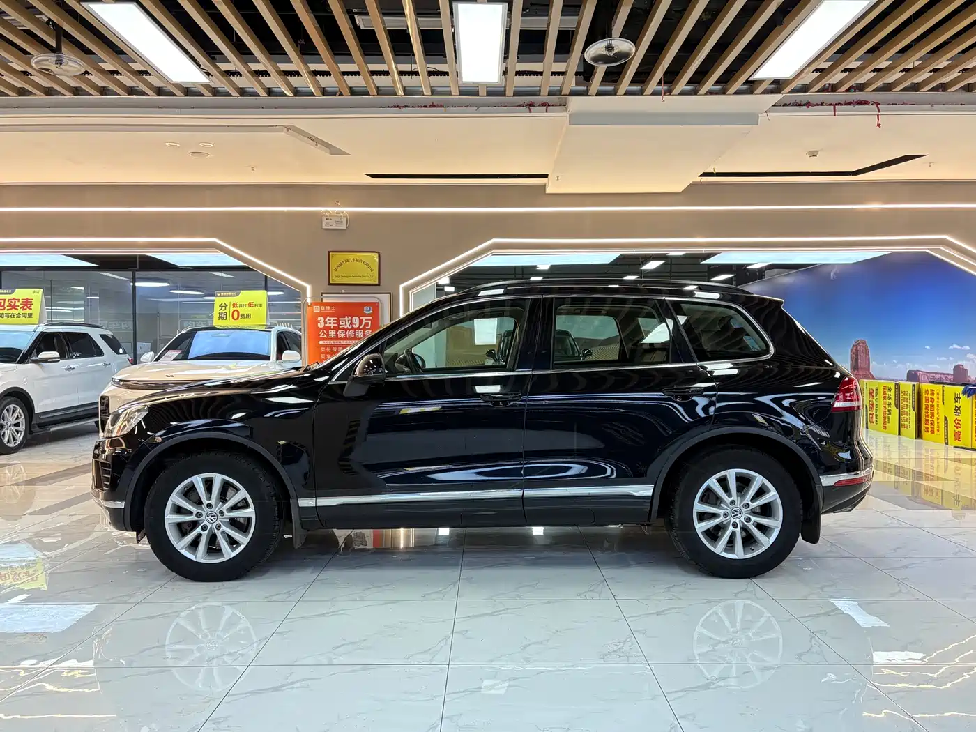 VOLKSWAGEN TOUAREG