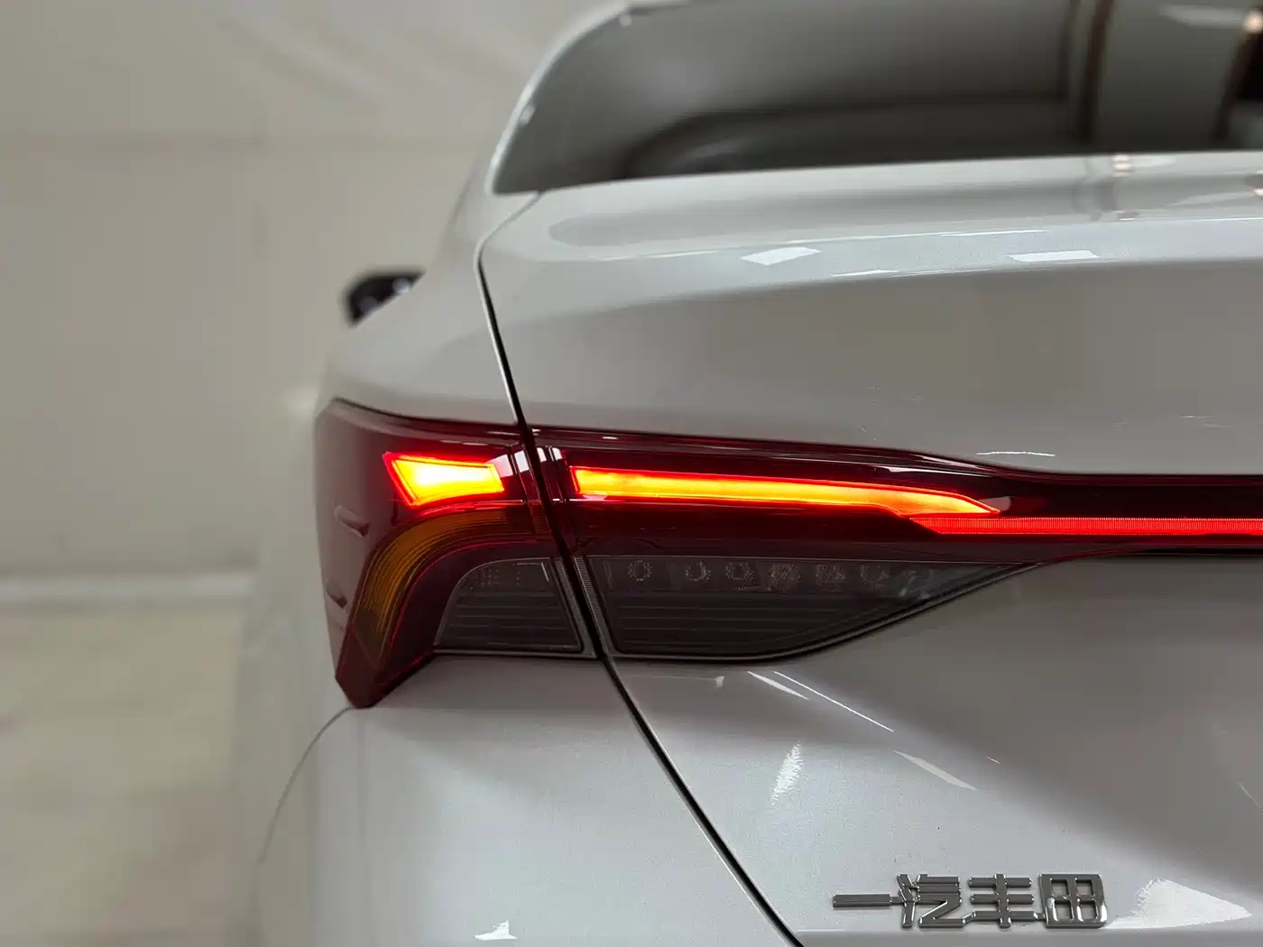 Toyota Avalon 2024 Hybrid 2.0L Luxury Edition фото 19
