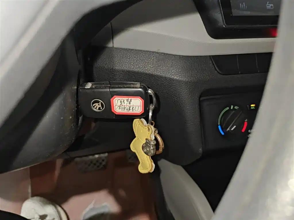 Škoda Fabia 2017 1.4L Auto Car Enjoy Edition фото 9