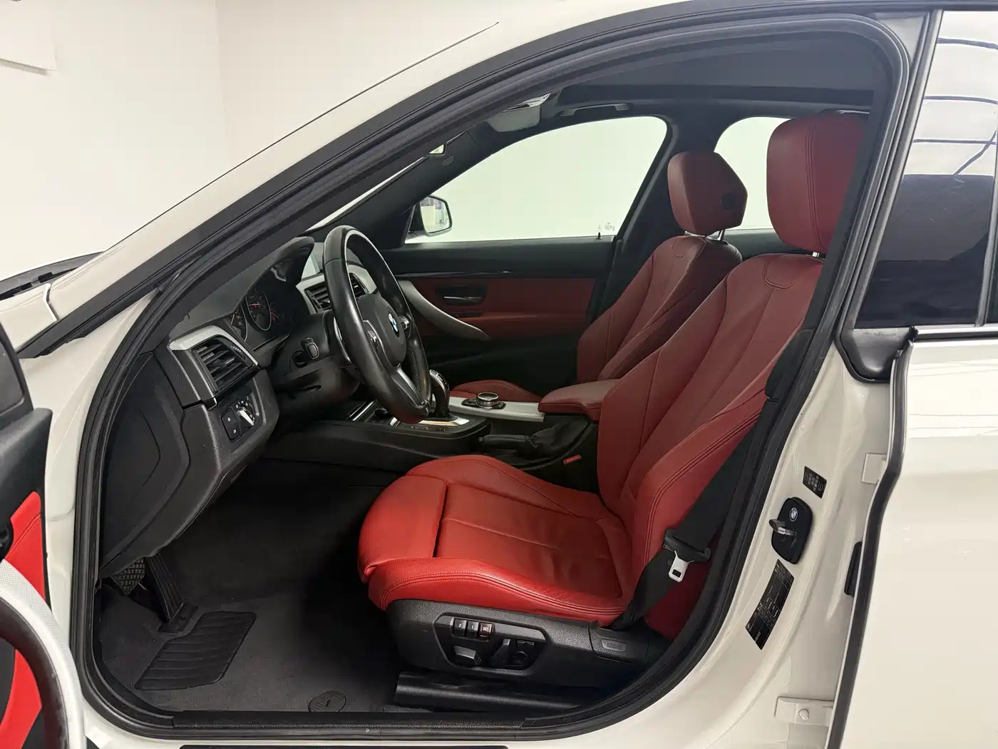 BMW 3 Series GT 2014 328i Design Package фото 16