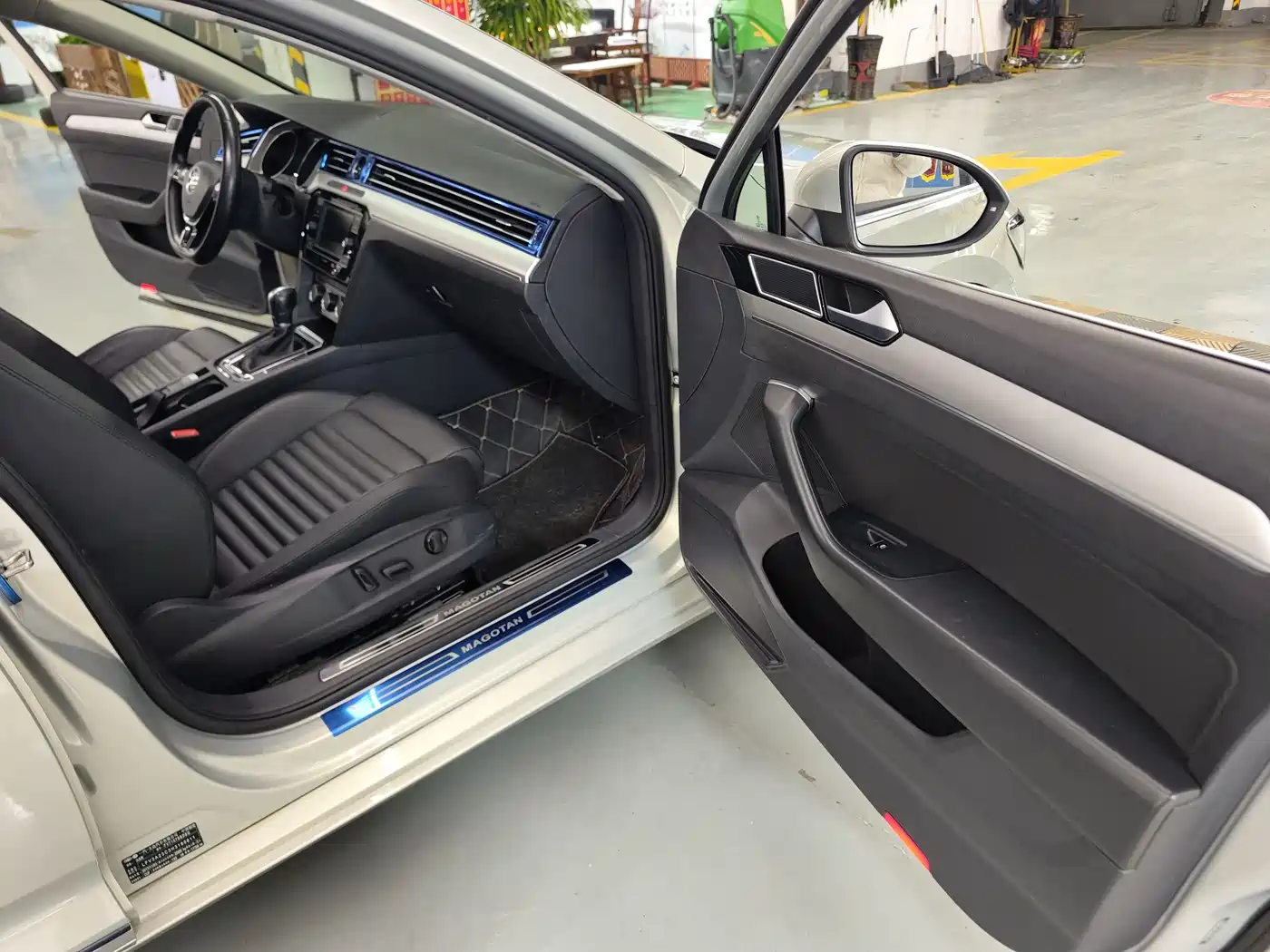 Volkswagen Magotan 2017 330TSI DSG Luxury фото 11