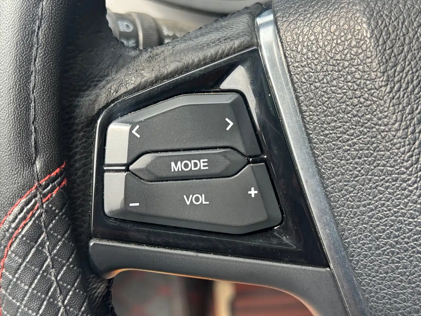 FAW Senya R7 2017 2017 Model 1.6L Manual Luxury