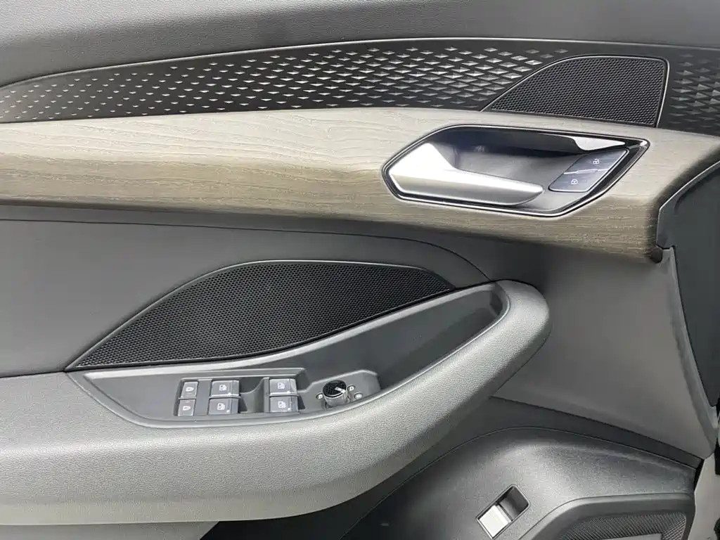 Audi Q6 2024 2024 40 TFSI quattro Cloud View Yulin Package 7-seater