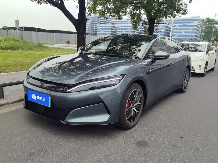 BYD Han L 2025