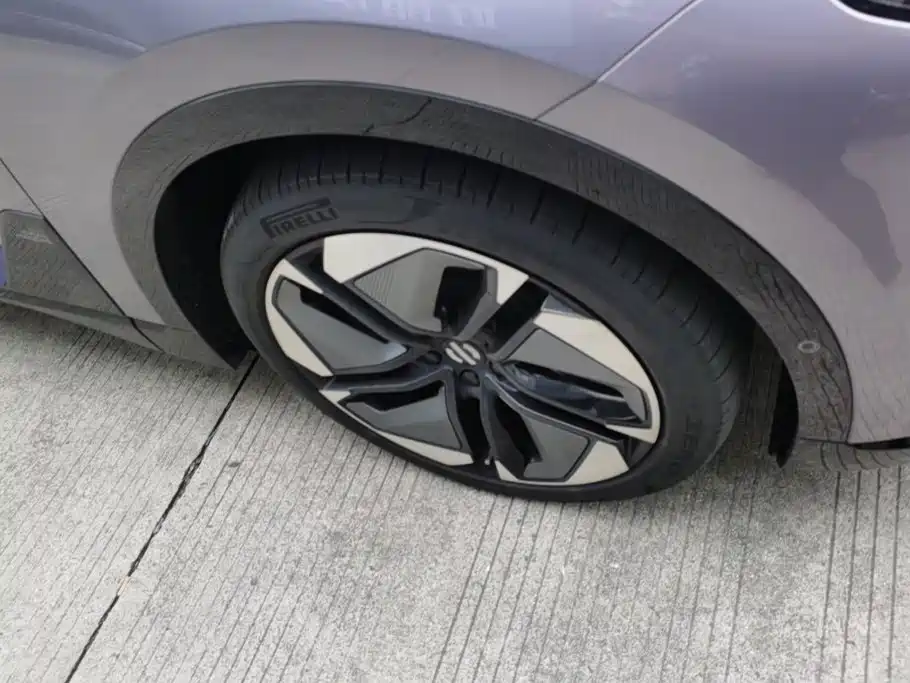 HiPhi Y 2023 2023 560km Elite Edition