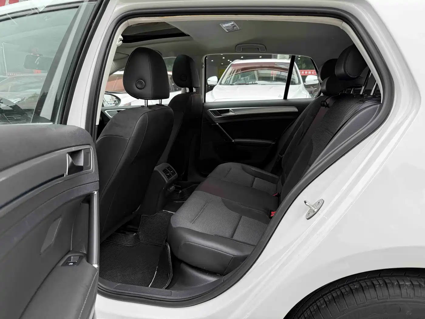 Volkswagen Golf 2019 1.6L Auto Comfort (China V) фото 7