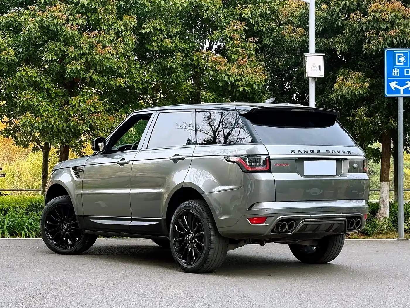 Land Rover Range Rover Sport 2017 3.0 SC V6 SE фото 4