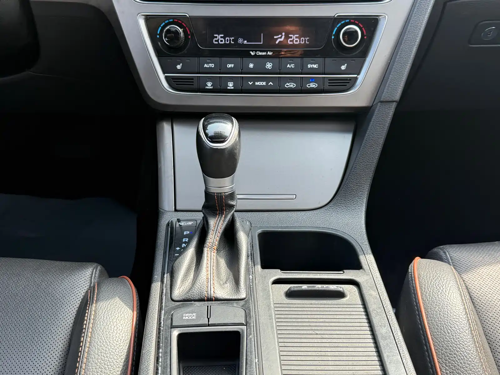 Photo 13 - Hyundai Sonata