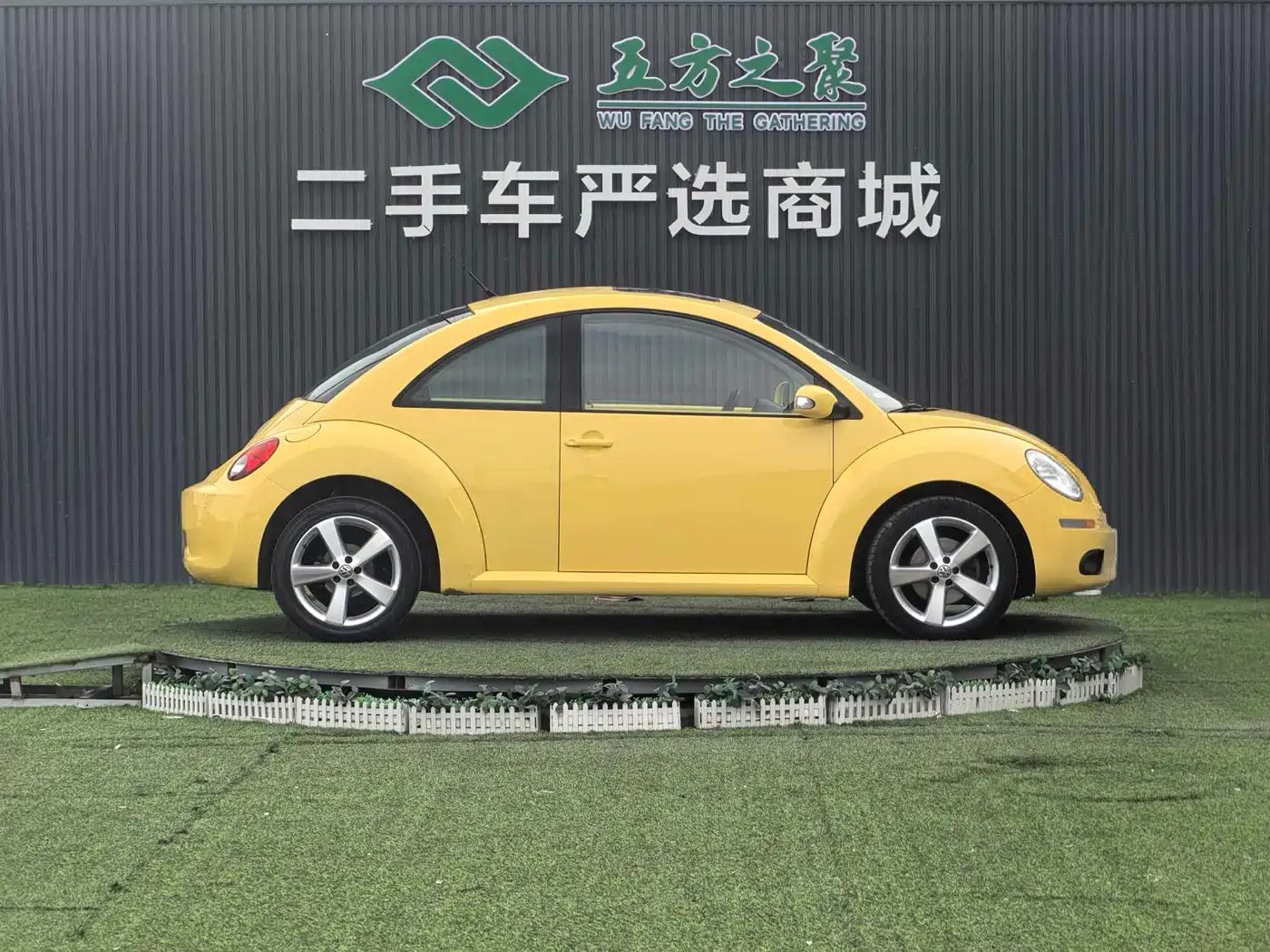 Volkswagen Beetle 2008 1.8T AT Luxury фото 4