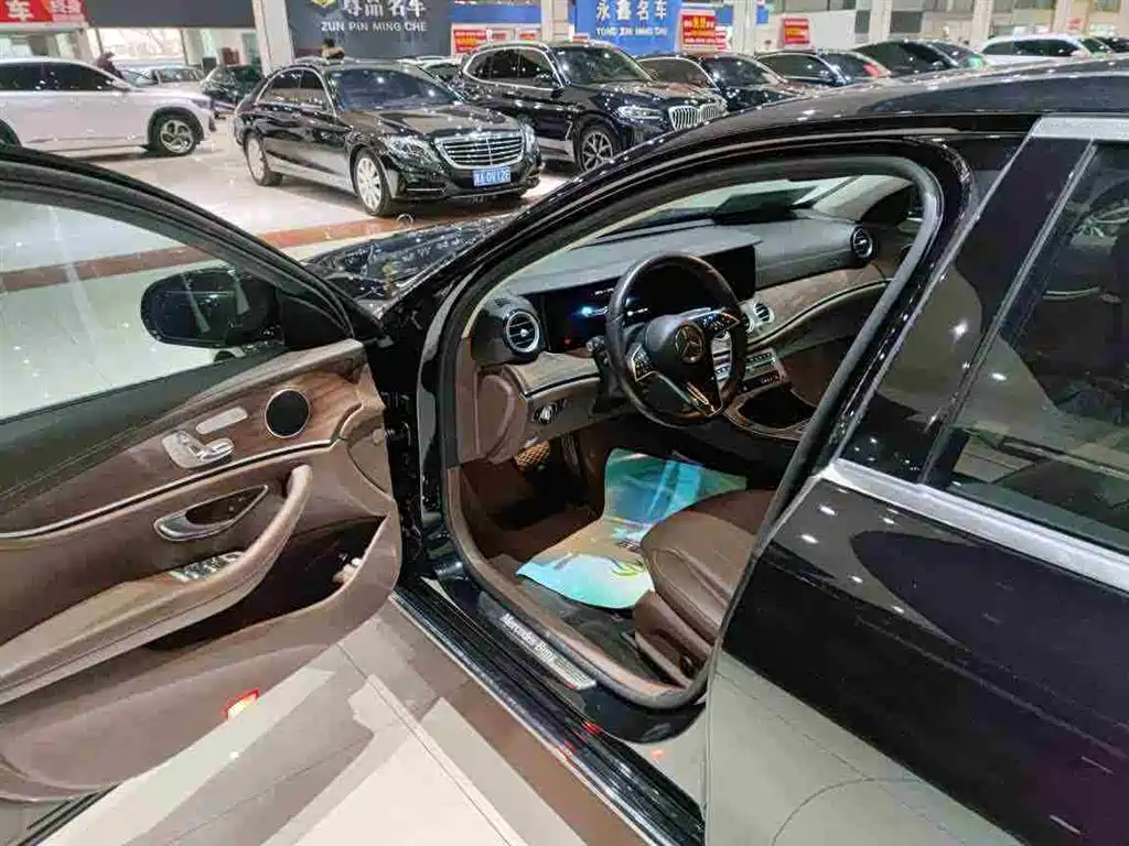 Mercedes-Benz E-Class New Energy 2022 E 350 e L Plug-in Hybrid Sedan фото 23