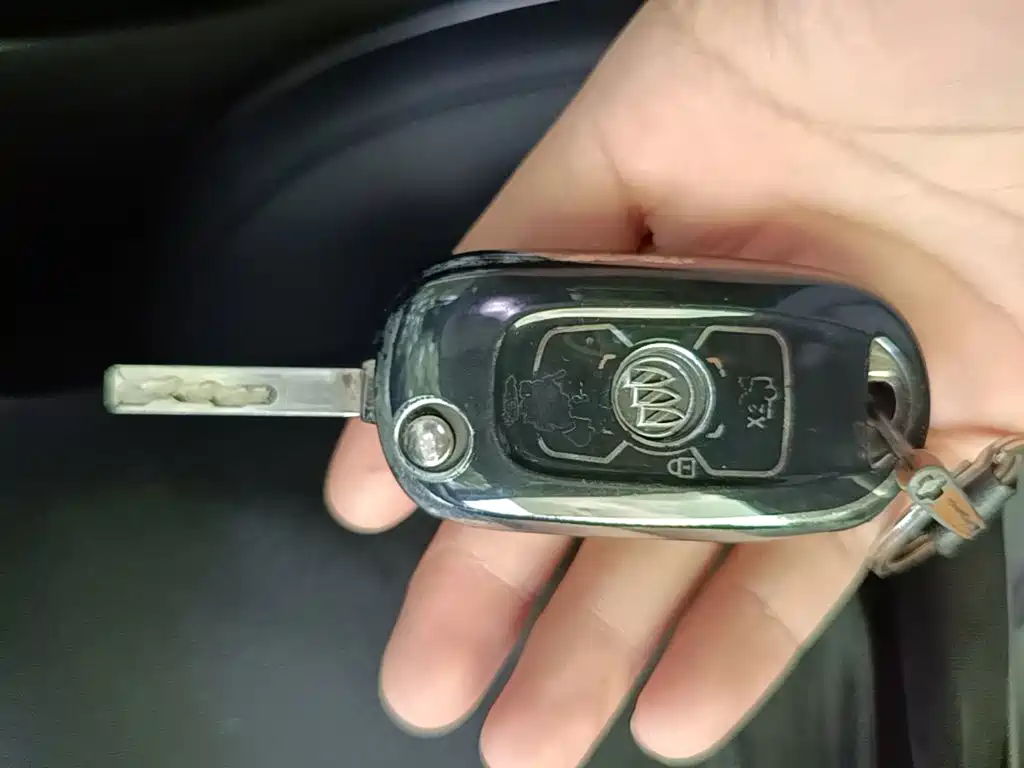 Photo 9 - Buick Verano