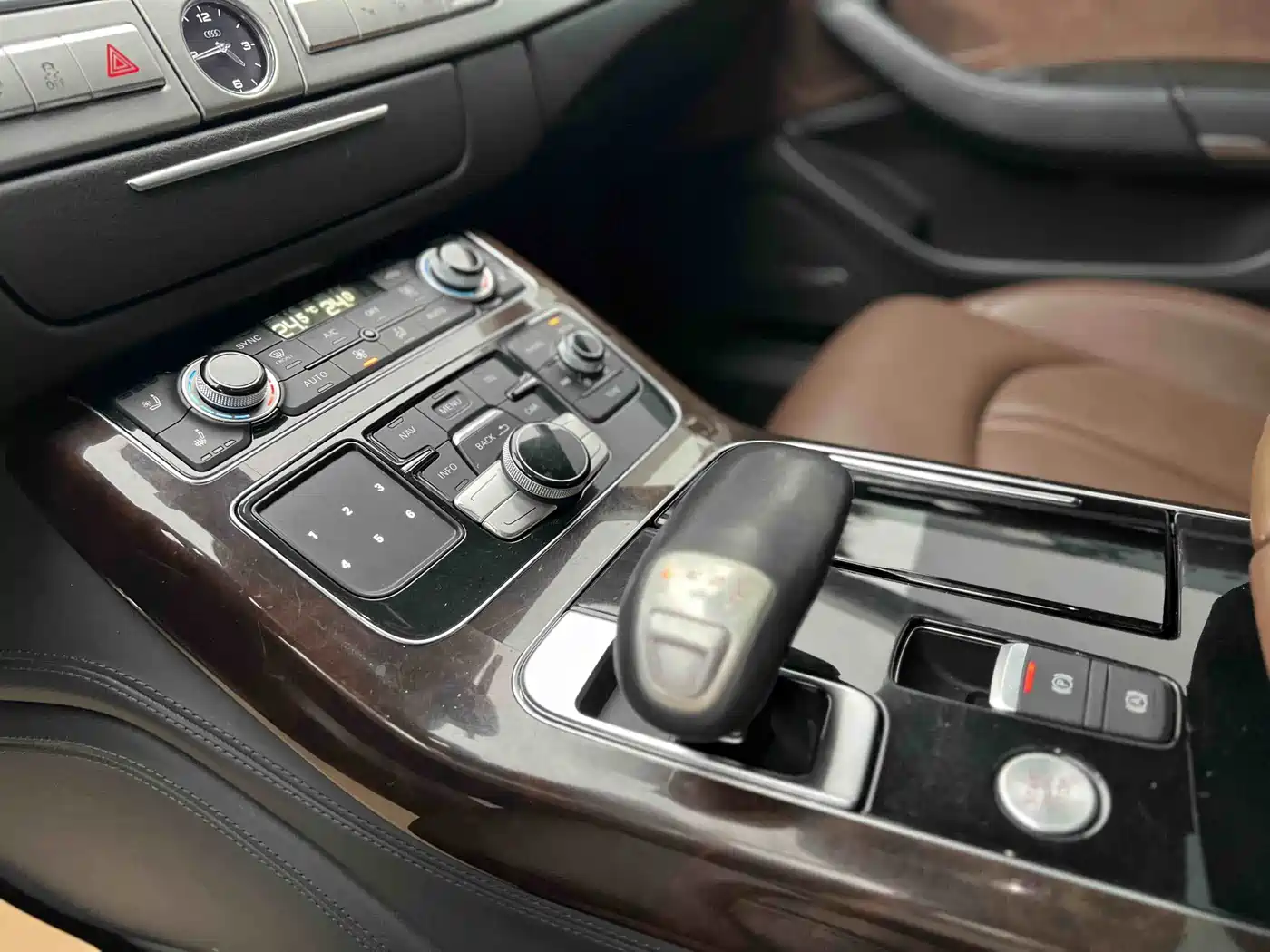Audi A8 2014 A8L 50 TFSI quattro Luxury фото 5