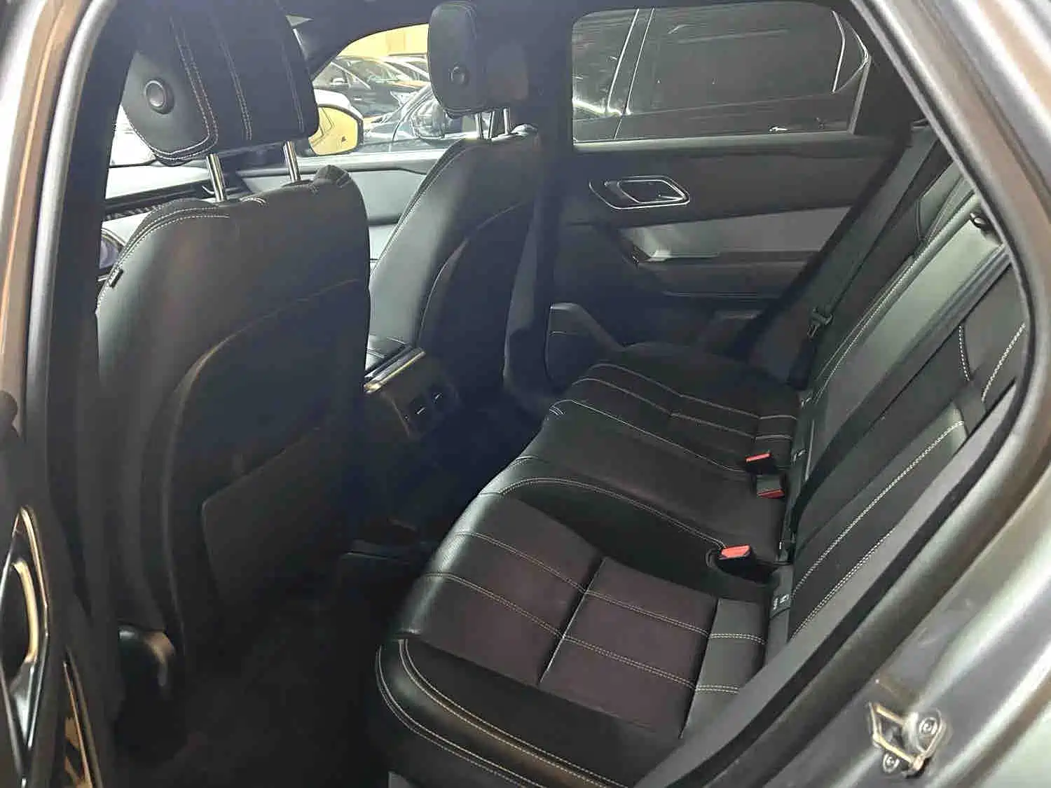 Фото 3 - Land Rover Range Rover Velar