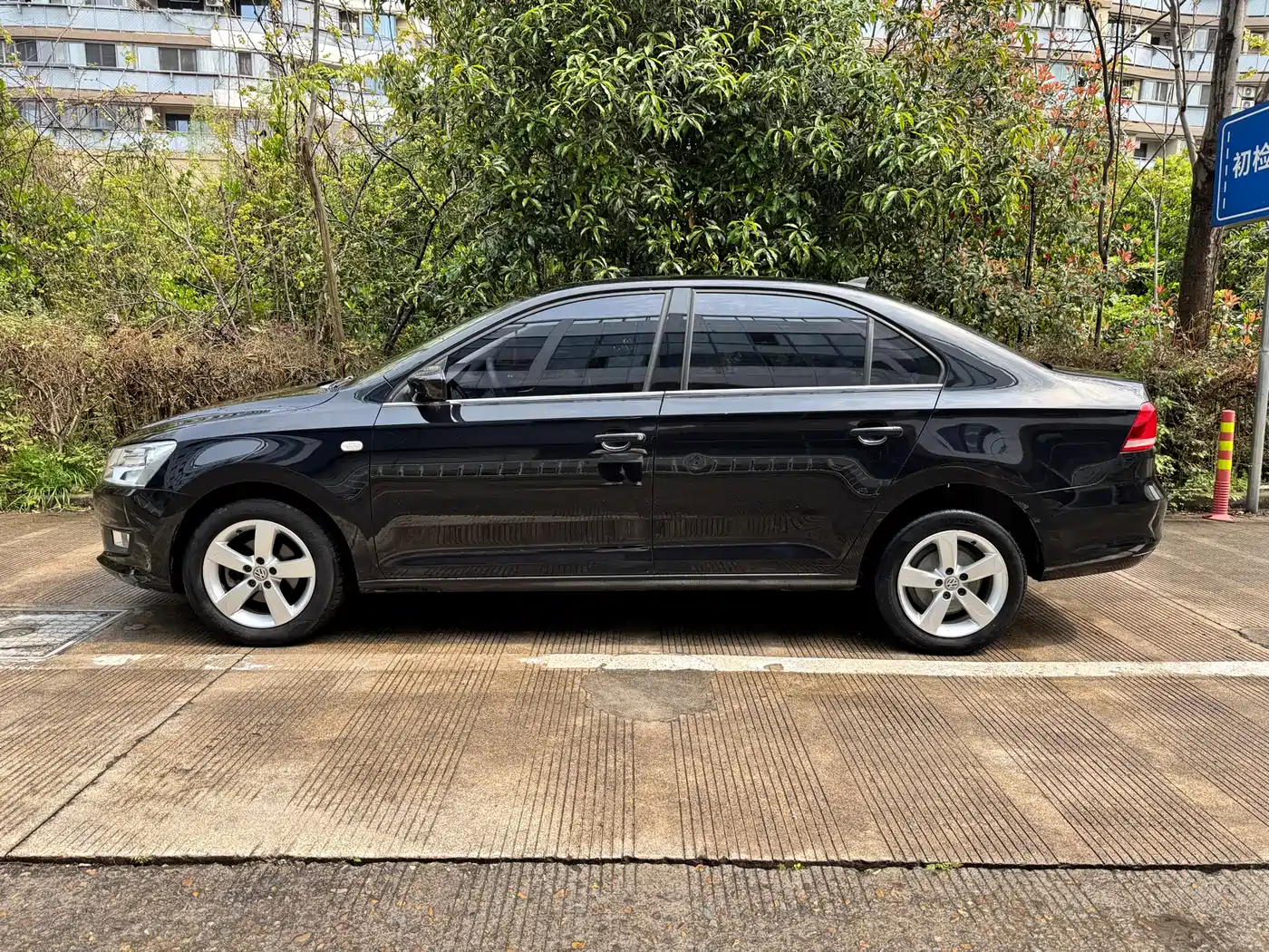 Volkswagen Santana 2015 1.6L Automatic Comfort Edition фото 5