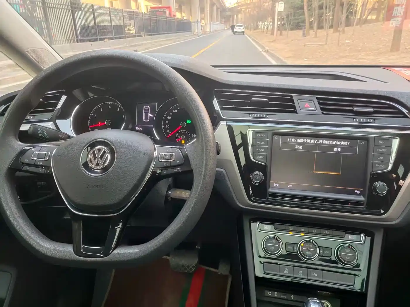 Volkswagen Touran 2018 Touran L 280TSI DSG Comfort 7-seater China V фото 14