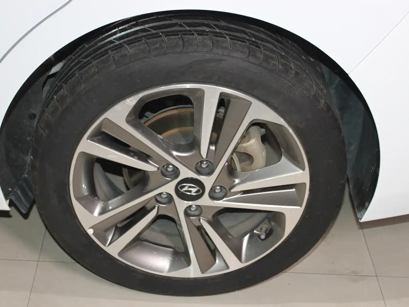Hyundai Elantra 2016 Model 1.6L Automatic Smart Elite фото 8