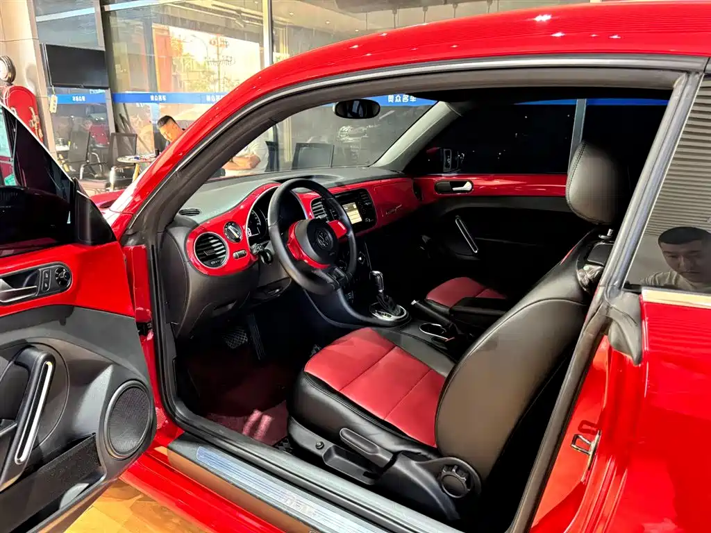 Volkswagen Beetle 2014 1.4TSI Fashion Edition фото 6