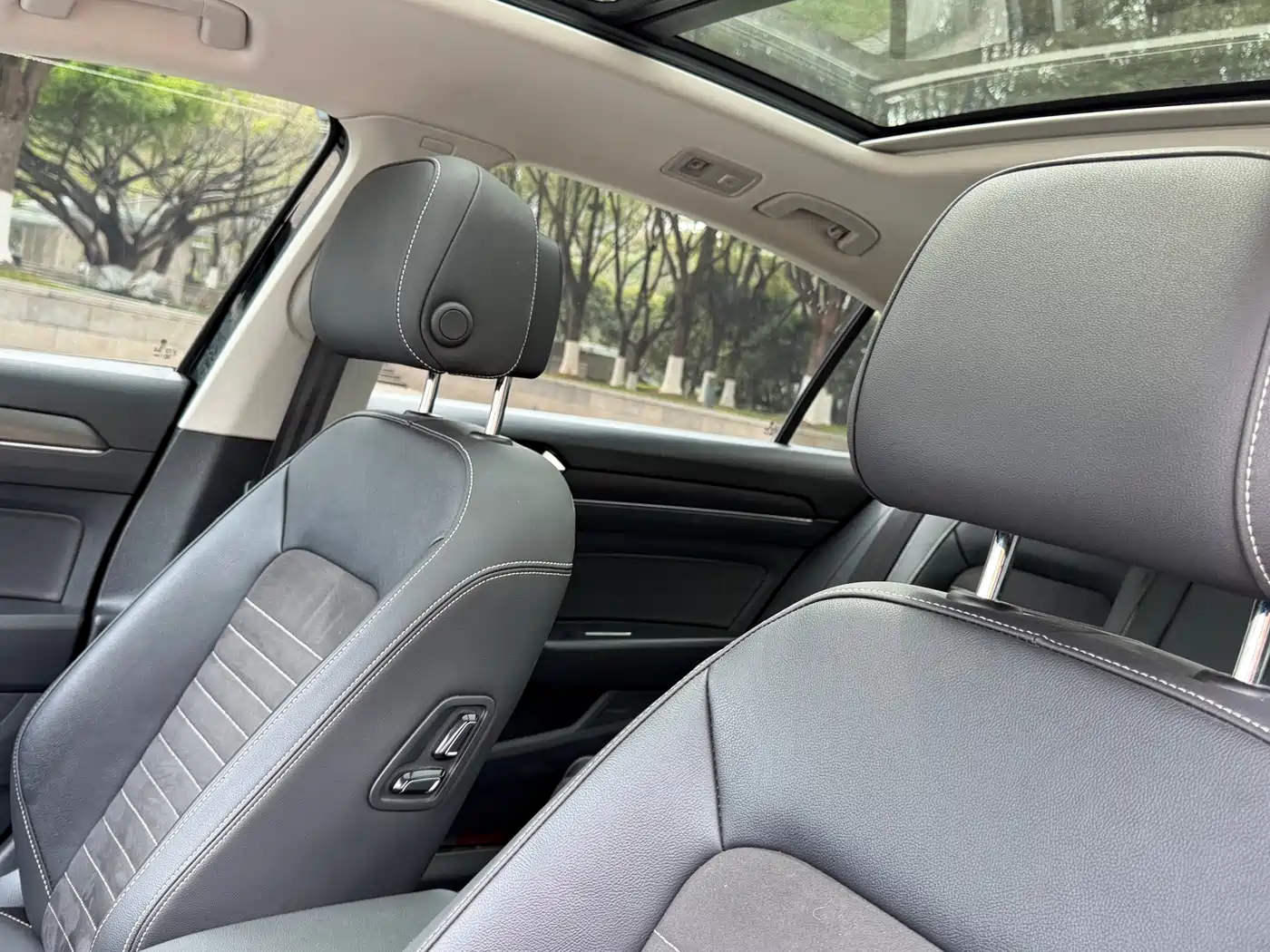 Volkswagen Magotan 2020 330TSI DSG Luxury фото 23