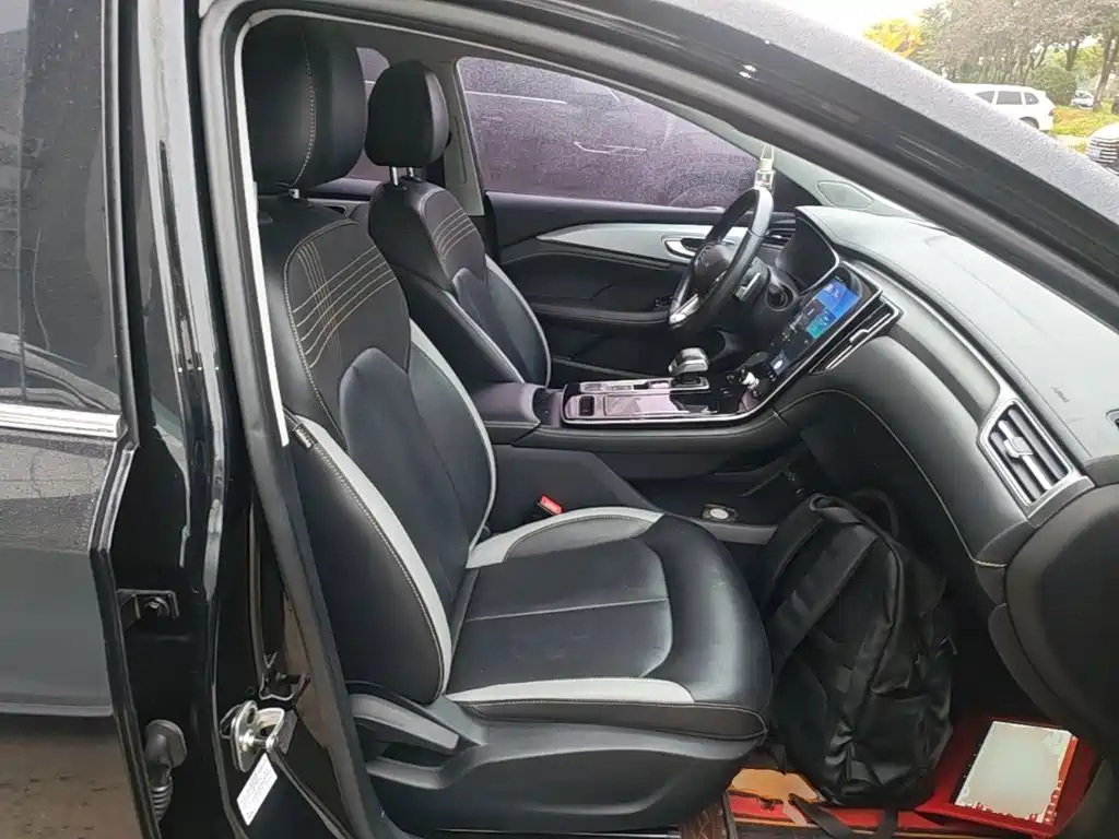 Photo 25 - Roewe i6 MAX