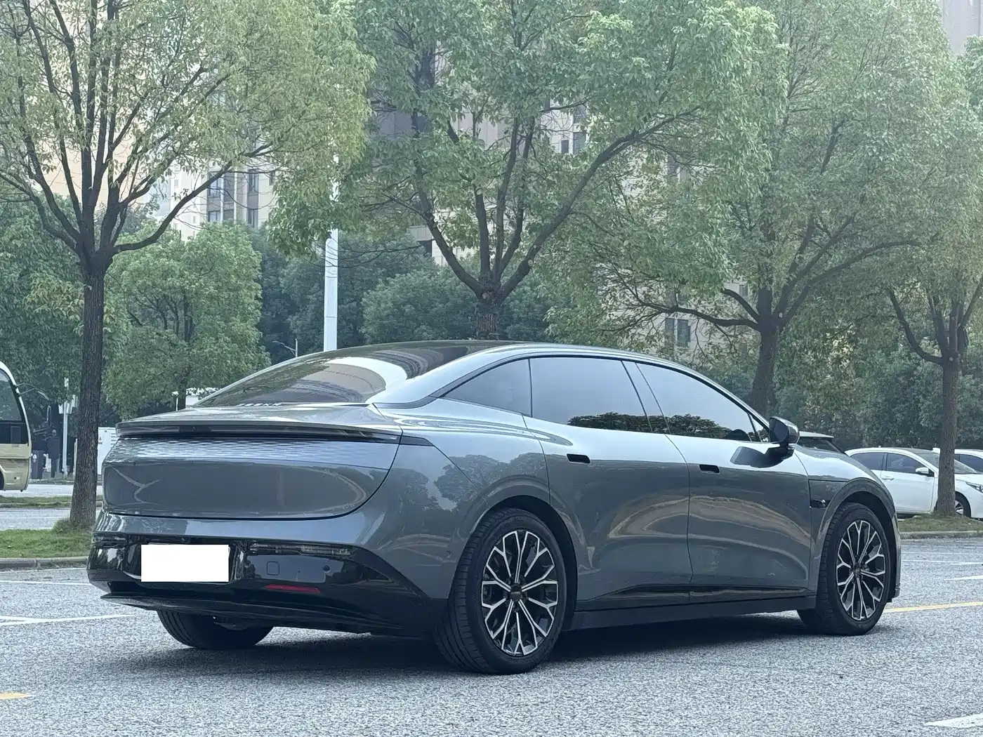 2024 ZEEKR 007